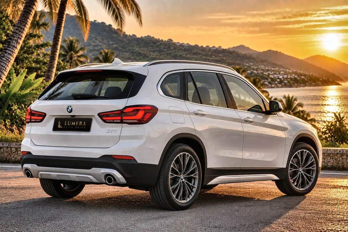 BMW X1 จอดหน้าวิลล่ายามพระอาทิตย์ตก